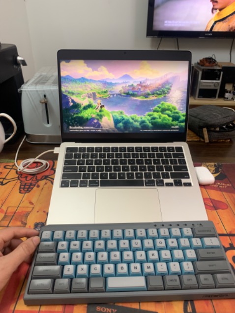 Vừa vặn với macbook luôn.