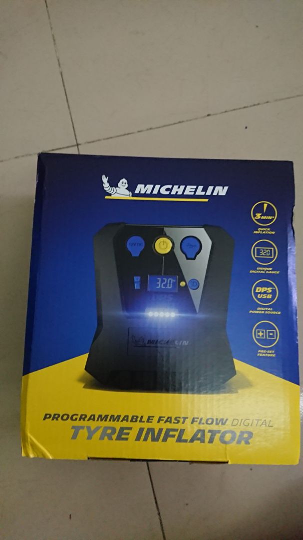 Sản phẩm được đóng gói kỹ lưỡng, giao nhanh. Hộp sản phẩm full box, đầy đủ phụ kiện đi kèm( 2 vòi bơm, adapter, 2 phiếu bảo hành). Máy bơm mạnh, tự ngắt khí đúng áp suất cài đặt.