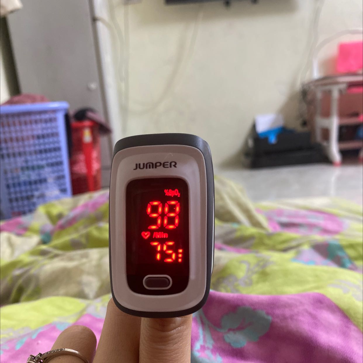 Máy đo nhạy và chuẩn. HỘp nhận đc nguyên seal đầy đủ bảo hành. Shop giao hàng khá nhanh . Giá cả hợp lí trong mùa dịch. Cảm ơn shop