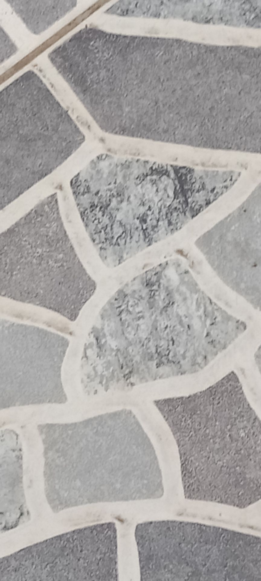 sản phẩm giao tầm 2-3 ngày là tới tay rồi ạh, đóng gói không gọi là quá kĩ lưỡng nhưng sách rất mới và ko hề bị móp méo. đi kèm là 1 book mark. nói chung là nên mua nha mn ưi (h/a chỉ mang t/c minh họa)