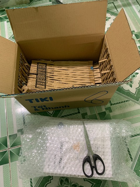 Sản phẩm như giới thiệu, đã vắt sáng nay: máy chạy mạnh và em. Dùng lâu dài không biết có bền như của philip không? Sẽ đánh giá tiếp sau khi dùng thêm một thời gian nữa.