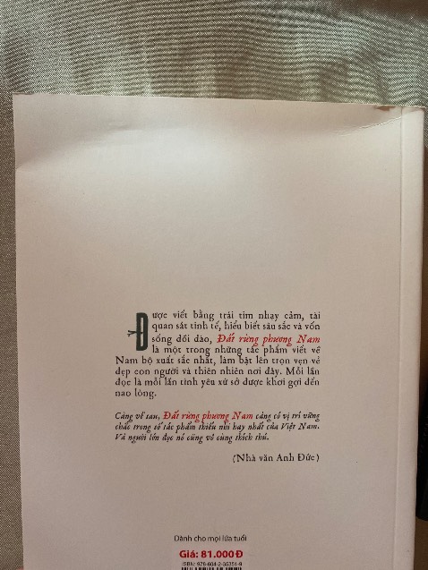 Sách đẹp nhưng hơi móp, gói hàng chưa kĩ lắm