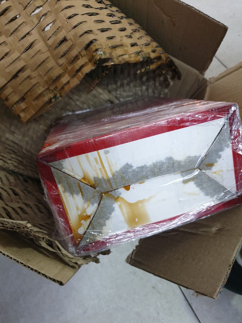 mua 2 chai, vỡ 1 chai.
còn dùng được 1 chai, hic hic