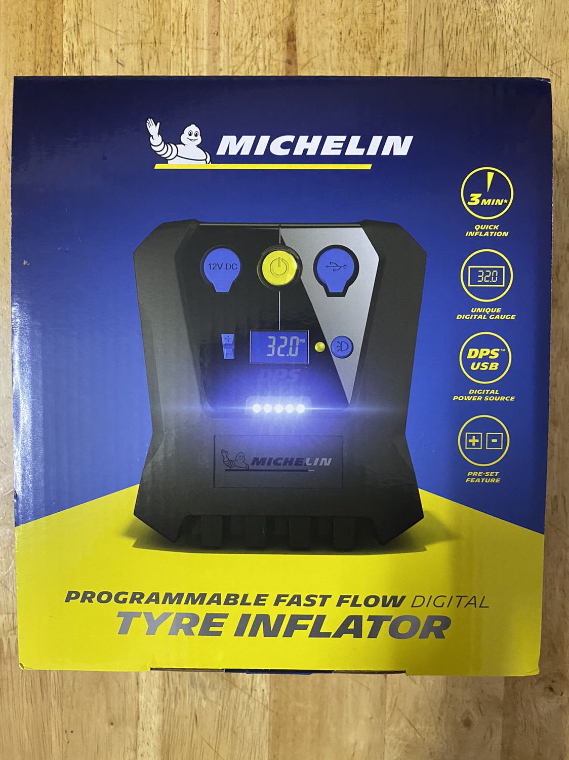 Giao hàng nhanh, đóng gói cẩn thận. Sản phẩm giống như mô tả, đầy đủ phụ kiện: các vòi bơm khác, cầu chì dự phòng và cả túi đựng nữa. Mới *** máy hoạt động ok, hơi ồn và rung khi bơm. Độ bền sẽ review sau thời gian sử dụng. Cảm ơn tiki.vn và shop nhiều!