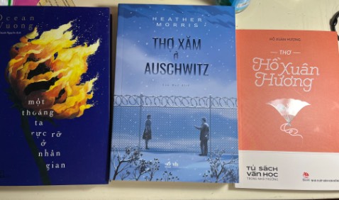 Mua lần này thì đóng gói ổn hơn mấy lần trc, nhưng mà ko có cuốn nào có seal hết, nhưng cũng may là ko cuốn nào bị gì hết