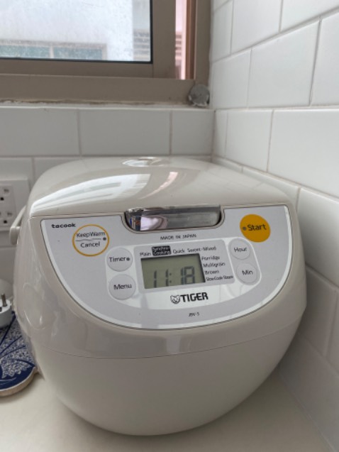 Kiểu dáng đẹp. Giữ nóng lâu. Nhiều chức năng, dễ sử dụng. Mình thấy rất tiện lợi Kiểu dáng đẹp. Giữ nóng lâu. Nhiều chức năng, dễ sử dụng. Mình thấy rất tiện lợi