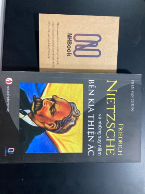 Mình biết đến Triết Gia nhờ video của Thầy Dũng(hiện đang giảng dạy bên Hoa Sen). Các tư tưởng sẽ rất dễ gây hiểu nhầm vì đc diễn đạt bằng lối văn trương rất là văn học trong một tác phẩm triết. ANh Chị để có những cảm nhận thêm của riêng mình