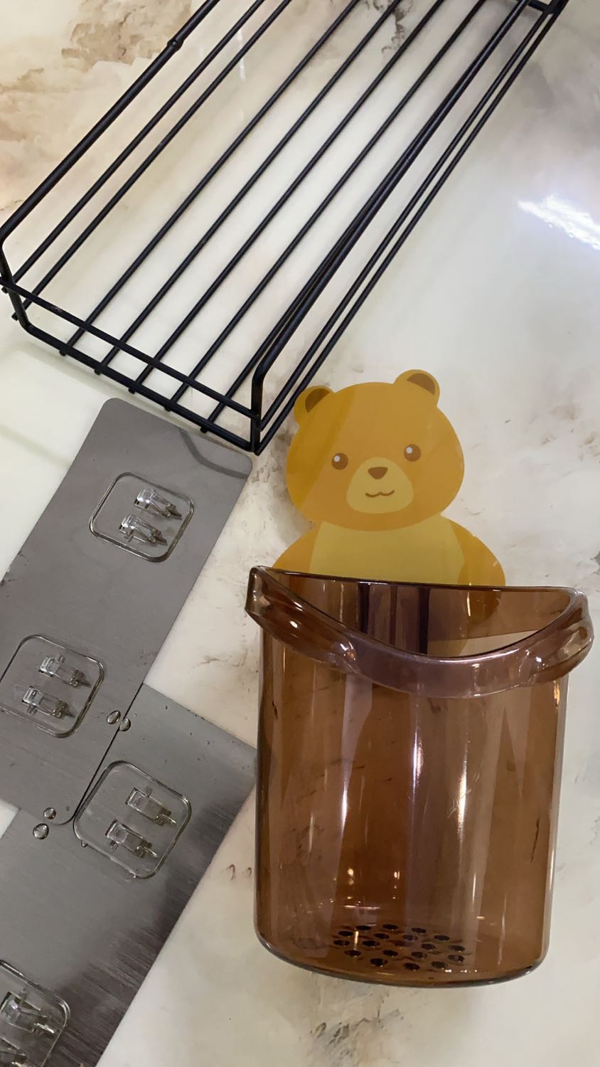 Mình rất hài lòng với cách giao hàng nhanh và đóng gói kĩ của tiki. Sản phẩm lại còn xinh, chắc chắn, vừa đủ để đựng bàn chải, kem đánh răng, dạo cạo,…