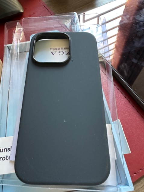 Sao trên hình là frosted mặt lưng nhám caro nhưng lại giao cho mình nhẵn vậy? 
Hãng lại lag ZGA chứ không phải Nilkin?