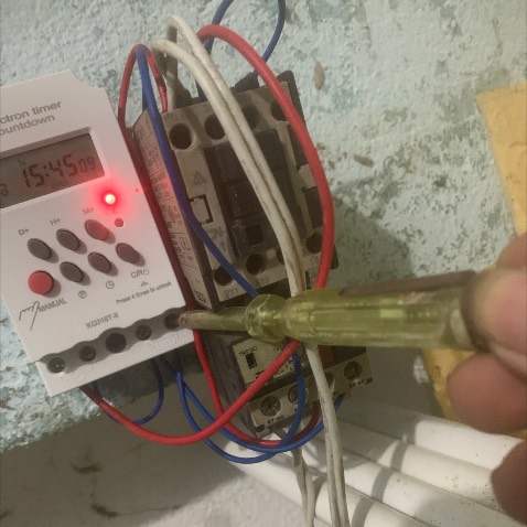 Công tắc không output ra điện đồng hồ vẫn đóng tiếp điểm không có điện muốn đổi hàng Công tắc không output ra điện đồng hồ vẫn đóng tiếp điểm không có điện muốn đổi hàng