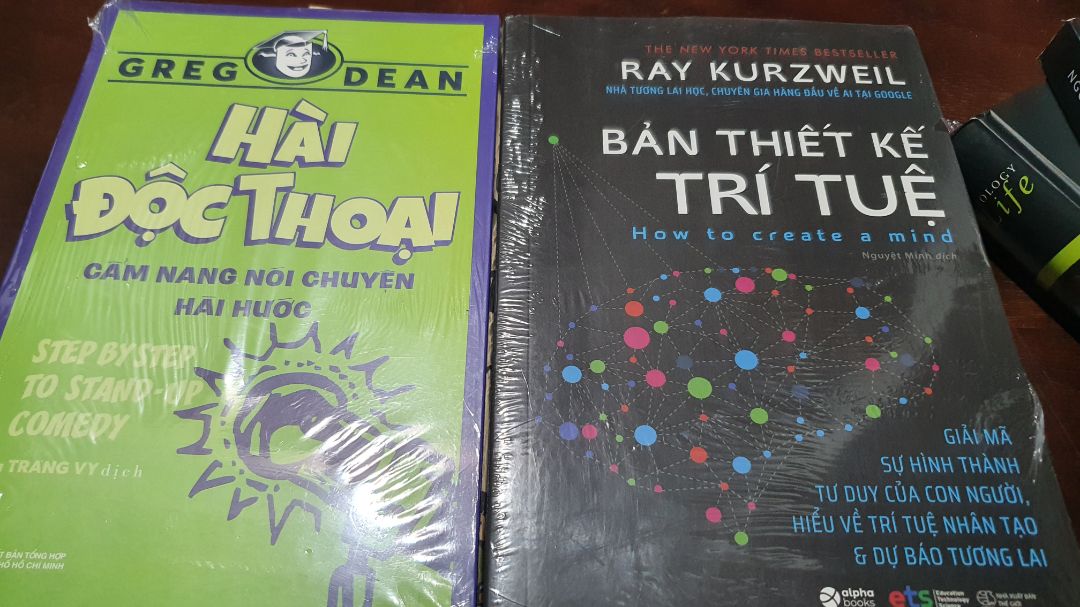 Sách mới không nỡ khui, do dịch bệnh nên giao hàng trễ hơn dự kiến một hôm!