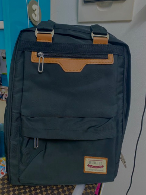 Ba lô rất đẹp và chắc chắn. Ở ngoài nhìn xịn xò và đẹp hơn hình em chụp. 
Cảm ơn shop!⭐️⭐️⭐️⭐️⭐️