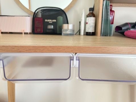 đã dùng thử đồ làm bún. nói chung xài ổn. inox chắc chắn dễ tháo dễ vệ sinh
Hộp treo gắn bàn khá chắc chắn. tuy nhiên bằng nhựa cứng dễ bể khi rớt nha. mình voi tình đánh rơi đã nứt 1 đường.
Đồ massage gội đầu xài cực thích