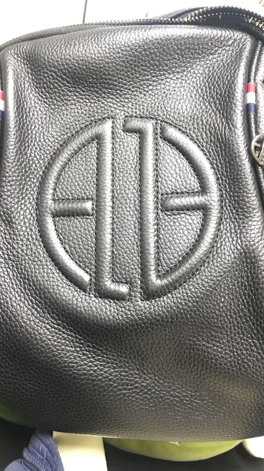 Thời gian giao hàng nhanh. Shop đóng gói sản phẩm cẩn thận. Balo đẹp