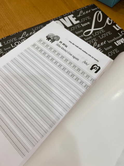 Sách đẹp đóng gói cẩn thận giao hàng nhanh