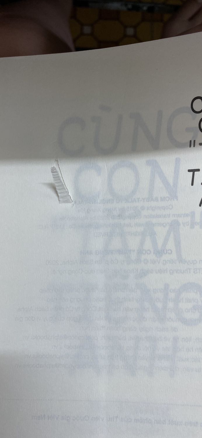 Hop thi tan nát, sach thi bi rach, goc sach thi bi gập. Noi chung truoc gio minh đều mua cua fahasa và rất hai lòng. Nay mua cua Tiki trading vo cung thất vọng. Minh se ko mua tiep của Tiki nữa