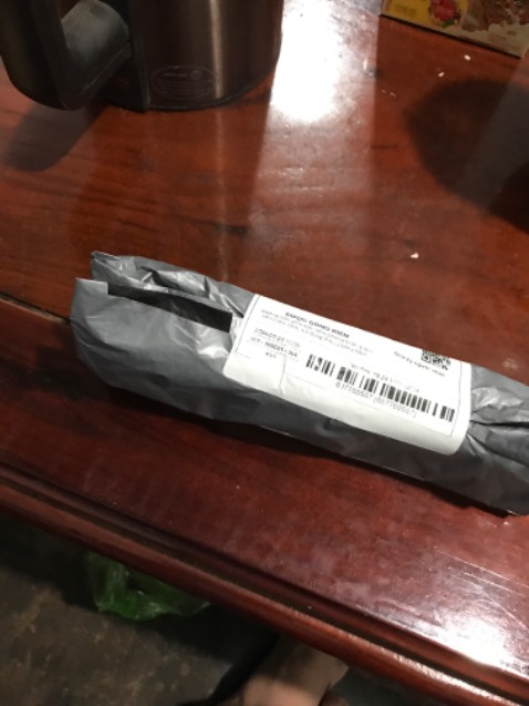 Mua 2 cái tặng ông nội cái ông ngoại cái đeo đi chúc tết chất phết