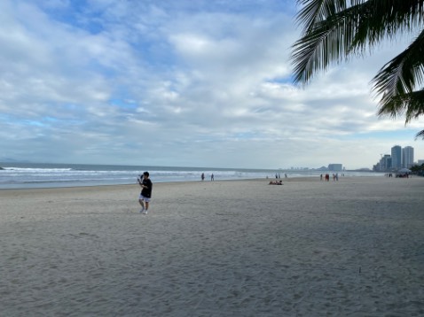 Sản phẩm bình thường
Khi bóc ra viên rửa vẫn có viên bị ẩm mặc dù được bọc trong gói ni lông