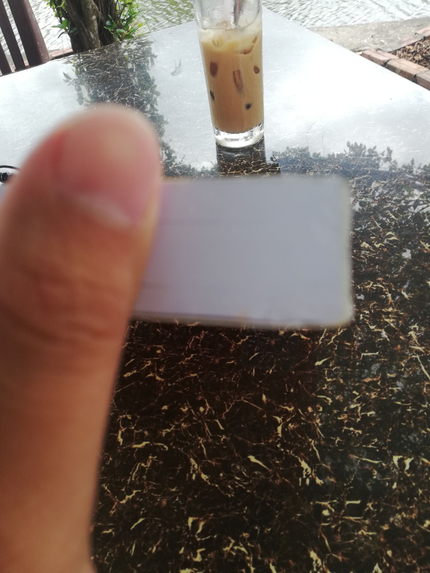 cùi sách đóng chắc, bao gói cẩn thận, có kèm đĩa cd đàng hoàng nhé, sách tương đói dày, phân tích từ cơ bản đến nâng cao. nên cân nhắc thật kĩ khi có ý định mua cùng những sách khác về dịch và ngữ pháp của tác giả Nhật Phạm nhé