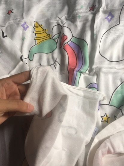 Hài lòng, chất mát, mềm chạm vào rất thích