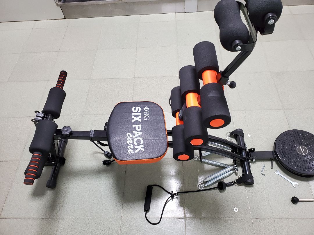 tôi vừa nhận hàng hôm nay, mở ra lắp ráp thì có ống phần tựa lưng bị móp, dây kéo thì quá tệ vừa kéo được 5 nhịp đã đứt làm đôi, kết cấu máy thì không chắc chắn