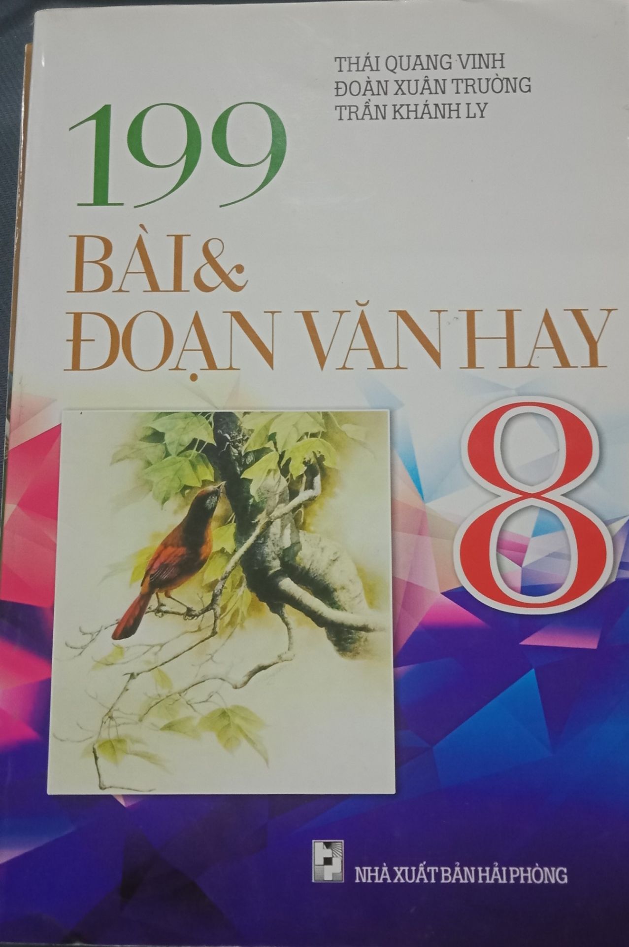 Sách ok, giấy hơi mỏng xíu. Có nhiều dạng  văn khác nhau cho học sinh tham khảo để nâng cao vốn từ.