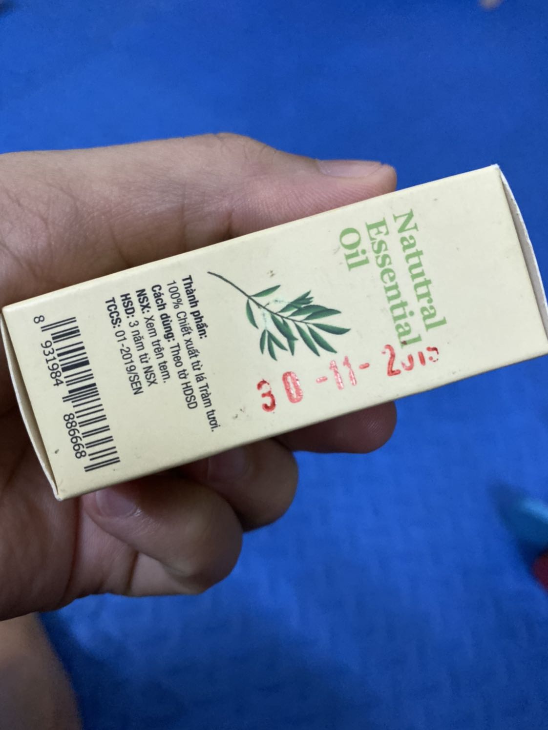 Tinh dầu cực chuẩn. Nhà mình có bé nhỏ nên rất thường xuyên mua tinh dầu tràm. Nhiều lần mua phải hàng kém chất lượng muỗi đốt bé quá trời

Sẽ ủng hộ shop thêm vì chất lượng tốt