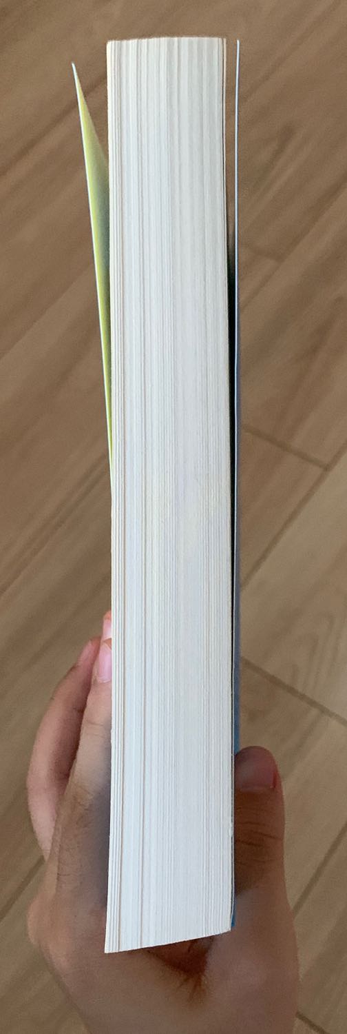 -Vì dịch, không có shipper nên đơn hàng của mình bị giao trễ hơn một tuần so với dự kiến.
-Lúc giao tới sách được Fahasa đóng gói chắc chắn, bao nilon bên ngoài sách, có miếng xốp mỏng chống va đập.
-Bìa sách mềm, đẹp, mở ra sẽ k bị tạo nếp ở gáy sách.
-Có hoá đơn đầy đủ chi tiết!