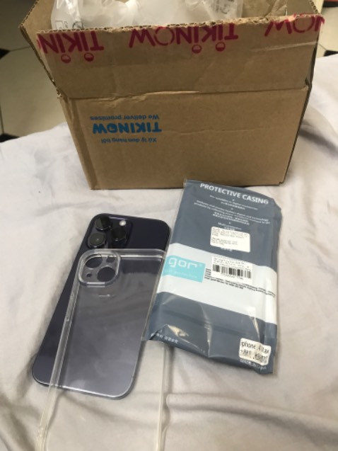 Bọn mày đúng kiểu làm ăn không có đạo đức, đặt mua ốp iphone 14 promax mà gửi cho ng ta case có 2 mắt là của iphone gì vậy, *** nạn, 95k chứ ít gì.