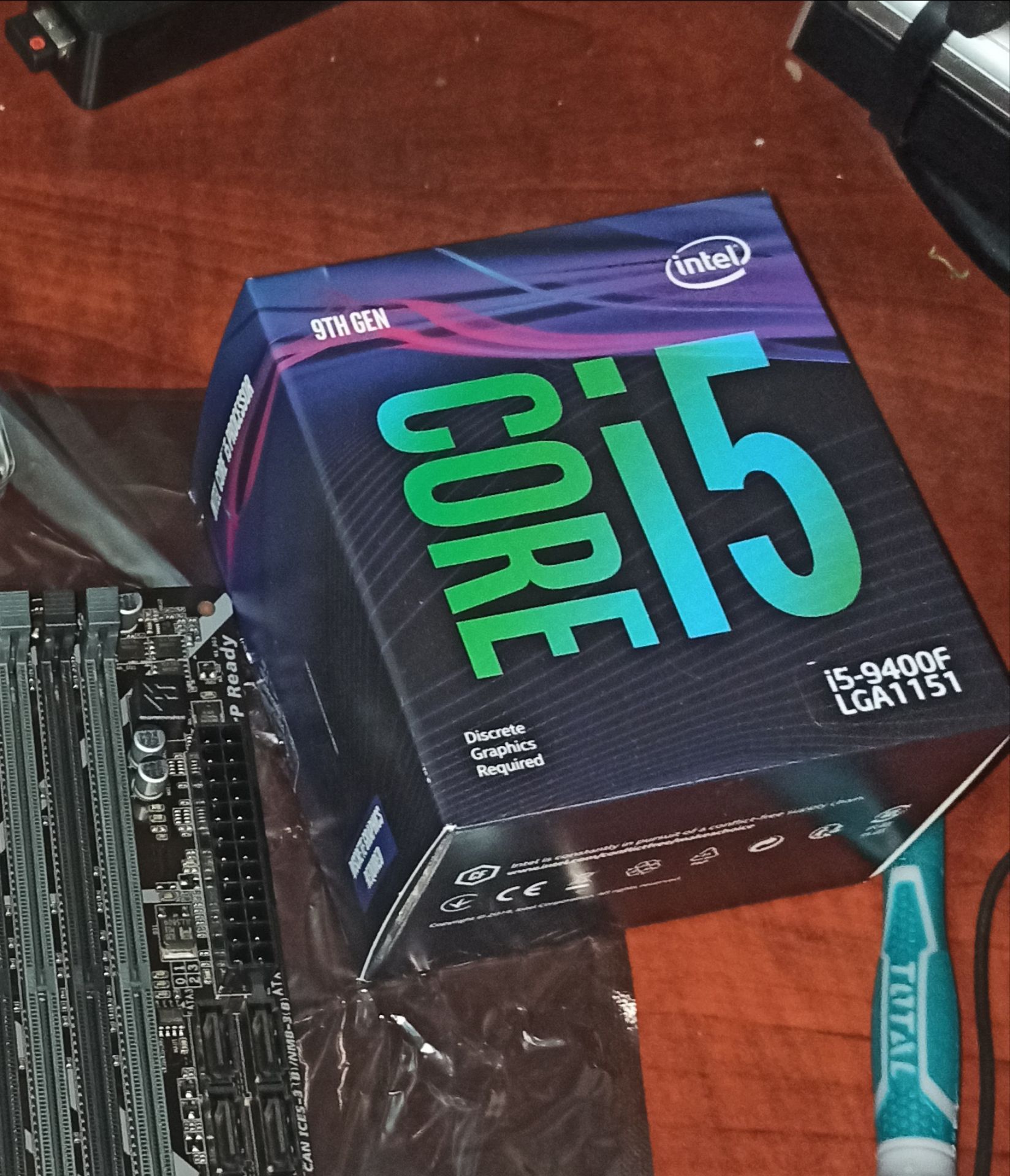 Xài rất ok, benchmark rất ổn. Giá thì cũng ngang thị trường, được cái hỗ trợ trả góp và giao nhanh nên quá ổn rồi.