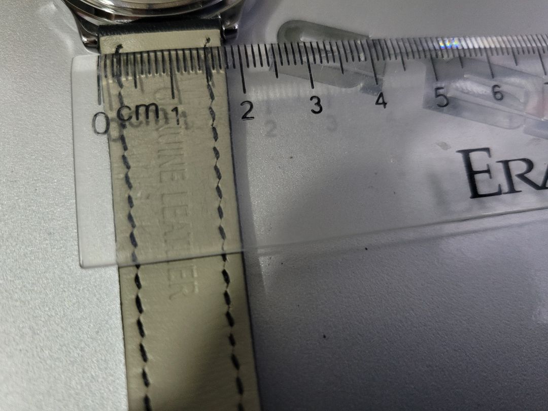 thông tin sản phẩm không chính xác. nói size 18 nhưng chỉ có chỗ chốt 18, còn lại nhỏ dần thành 16. dây này cho nữ thì dc chứ cho nam thì ko ổn chút nào