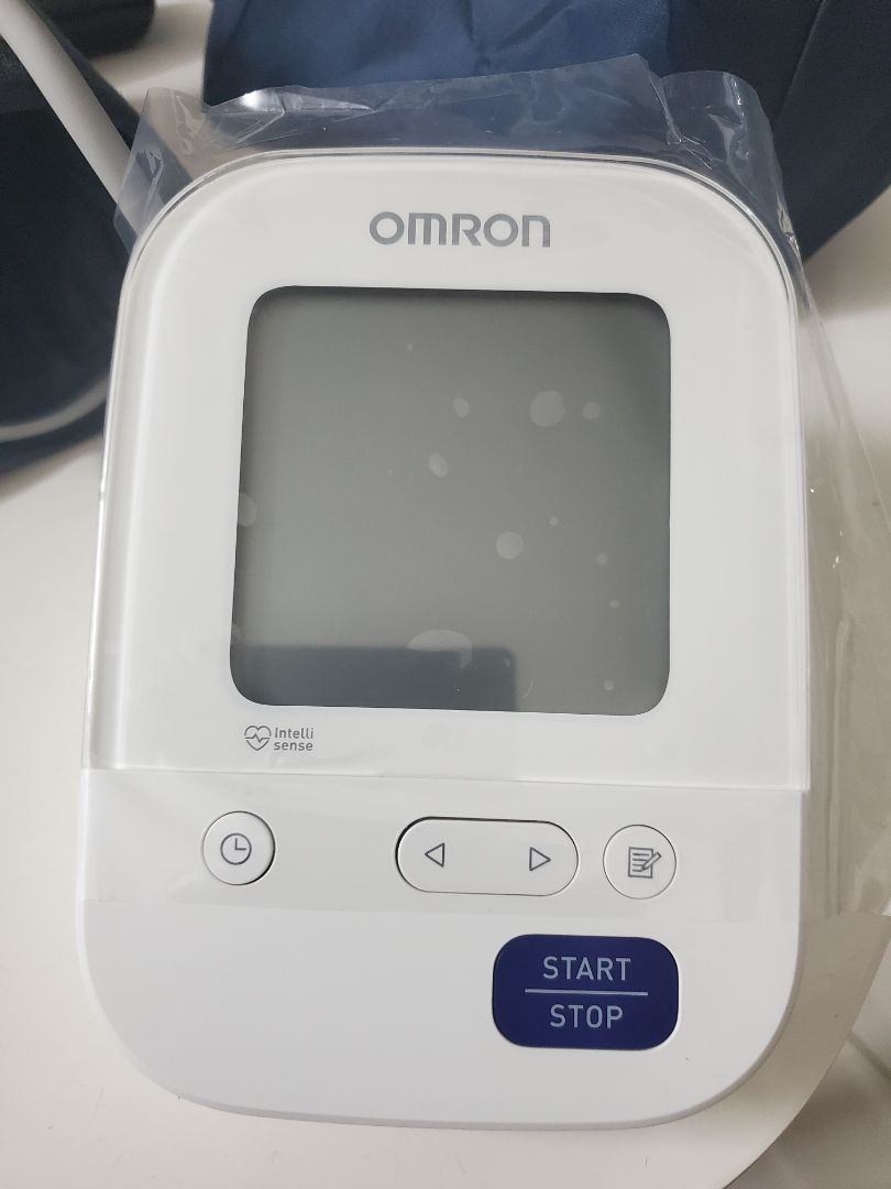 thương hiệu uy tín, bền lâu ( máy cũ ở nhà xài 8 năm rôi)..Chủ Shop tư vấn nhiệt tình và dễ mến. Mình thích nhất vòng pít đời mới tiện lợi không luồn tay,cứng chắc..máy êm nhìu tính năng.