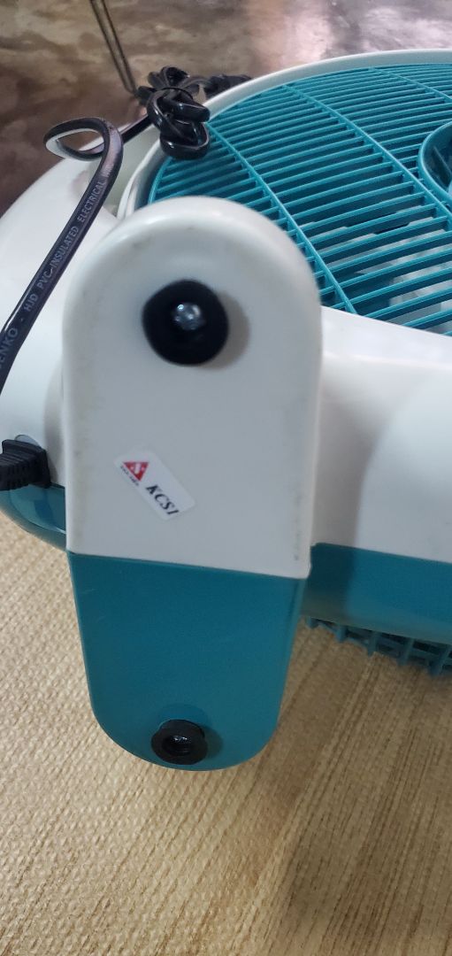 Quạt dùng ok, mạnh. Nhưng hàng giao trầy xướt nhiều quá, lười đổi nên dùng luôn. Quạt dùng ok, mạnh. Nhưng hàng giao trầy xướt nhiều quá, lười đổi nên dùng luôn.