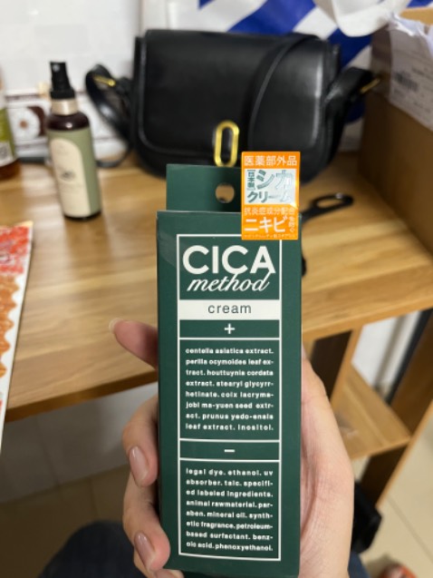 Hàng chưa biết sd ổn hay ko mà nhận dc sp thì bụi bám đầy như này, ko hề có bọc chống sốc cho sp. Mong shop ktra lại sp trc khi đóng gói cho khách ạ