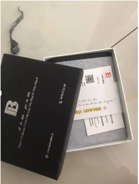 Ví xinh, hộp đẹp. Mình làm quà tặng rất sang. Cảm ơn shop nhiều. Hẹn gặp lại SP khác Ví xinh, hộp đẹp. Mình làm quà tặng rất sang. Cảm ơn shop nhiều. Hẹn gặp lại SP khác