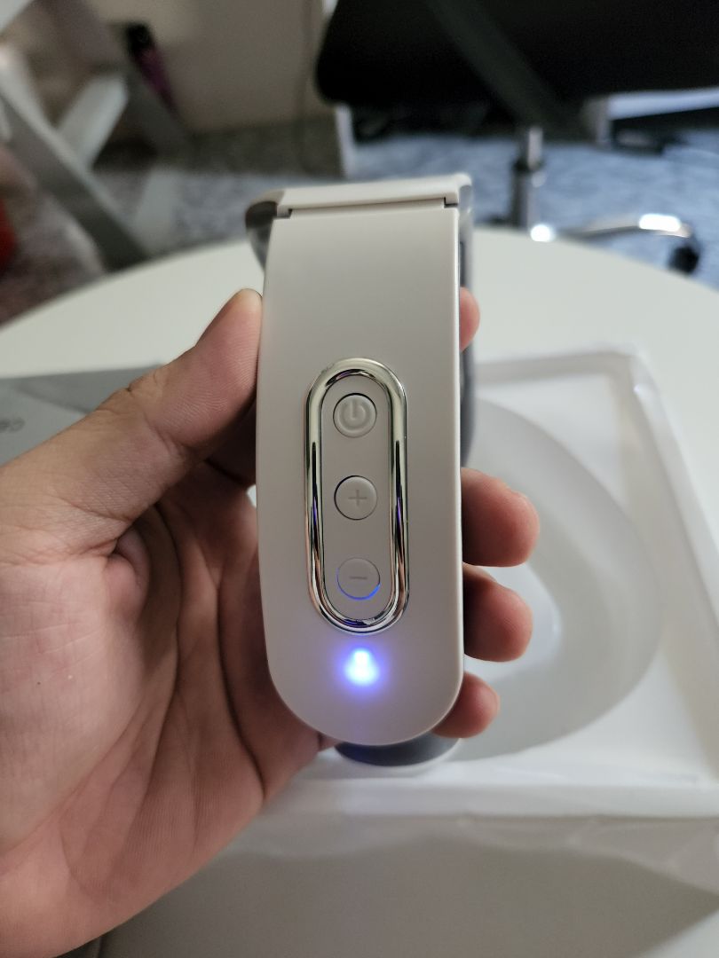 matxa bằng xung điện nên chỉ giật tê tê một chút không khó chịu như nhiều người nói, không biết xài lâu dài được không tạm cho 5 sao tương xứng với giá tiền