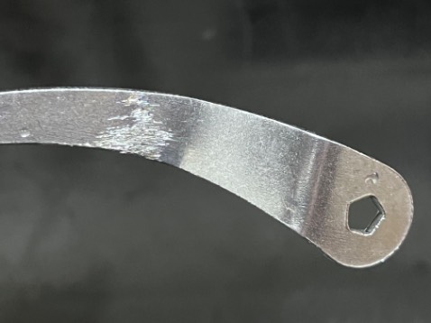 Tạm được, tay cầm bị xước nặng giống hàng lỗi