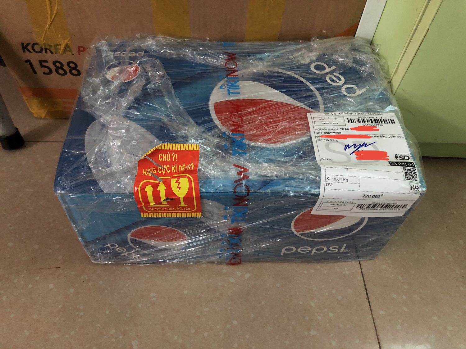 KẺ *** ĐẢO THÌ SẼ KHÔNG TỒN TẠI ĐƯỢC LÂU ĐÂU!!!
Nếu hết quà khuyến mãi thì gỡ hình ảnh, dừng chạy quảng cáo chứ đừng đánh *** người tiêu dùng. Tôi mua hàng cũng vì nhìn thấy quảng cáo trên mạng xã hội, tôi thấy có quà khuyến mãi nên tôi mới đặt mua. Nếu hết quà khuyến mãi thì phải dừng chạy chương trình, tại sao tôi phải chấp nhận mua với giá cao hơn ở ngoài rất nhiều rồi phải rước bực vào người như thế này. Ở những trang thương mại điện tử khác họ sẽ có lưu ý người mua kiểm tra quà khuyến mãi ở giỏ hàng, còn ở trang tiki này thì không thấy hoặc để lưu ý ở đâu đâu làm người mua không để ý, cứ nghĩ là sẽ mặc định kèm theo quà km. Số lượng quà km có hạn???, vậy thì hết quà km phải cho dừng chương trình chứ!!! Tôi là người cũng mua hàng trên tiki nhiều lần, nhưng lần này thất vọng vô cùng. KẺ *** ĐẢO THÌ SẼ KHÔNG TỒN TẠI ĐƯỢC LÂU ĐÂU!!! KẺ *** ĐẢO THÌ SẼ KHÔNG TỒN TẠI ĐƯỢC LÂU ĐÂU!!!
Nếu hết quà khuyến mãi thì gỡ hình ảnh, dừng chạy quảng cáo chứ đừng đánh *** người tiêu dùng. Tôi mua hàng cũng vì nhìn thấy quảng cáo trên mạng xã hội, tôi thấy có quà khuyến mãi nên tôi mới đặt mua. Nếu hết quà khuyến mãi thì phải dừng chạy chương trình, tại sao tôi phải chấp nhận mua với giá cao hơn ở ngoài rất nhiều rồi phải rước bực vào người như thế này. Ở những trang thương mại điện tử khác họ sẽ có lưu ý người mua kiểm tra quà khuyến mãi ở giỏ hàng, còn ở trang tiki này thì không thấy hoặc để lưu ý ở đâu đâu làm người mua không để ý, cứ nghĩ là sẽ mặc định kèm theo quà km. Số lượng quà km có hạn???, vậy thì hết quà km phải cho dừng chương trình chứ!!! Tôi là người cũng mua hàng trên tiki nhiều lần, nhưng lần này thất vọng vô cùng. KẺ *** ĐẢO THÌ SẼ KHÔNG TỒN TẠI ĐƯỢC LÂU ĐÂU!!!