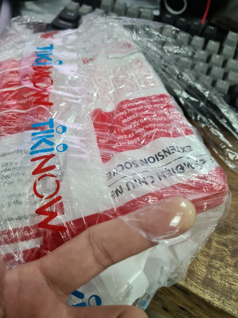 Đóng gói đơn hàng của tiki không thể nào tệ hơn. Gắn mác hàng dễ vỡ nhưng chỉ gói 1 lớp màng mỏng vậy là xong. THẬT KHÔNG THỂ TIN ĐƯỢC