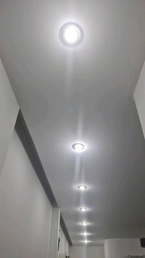 Bóng đèn chất lượng đáng tiền, đã mua hàng mấy lần shop tư vấn hỗ trợ nhiệt tình. Mình từng dùng các loại đèn hiệu khác, cảm quang thấy chất lượng ánh sáng kém hơn nhiều, độ sáng giảm nhanh so với đèn của Philips. Hàng thương hiệu uy tín có khác mọi người ạ, mắc hơn vài đồng nhưng mang lại trải nghiệm quá OK. Cảm ơn Shop đã mang đến sản phẩm chất lượng với giá hợp lý.