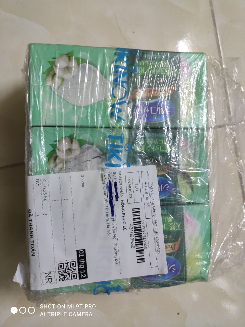 Mua 3 hộp nhưng về tay không hộp nào là lành lặn, không móp thì thủng luôn. 
Không biết shop có tiếp thu ý kiến của khách hàng không nhưng mình thấy khách của shop phản ánh vấn đề này không phải lần đầu. Hi vọng shop tôn trọng khách hàng cũng chính như sản phẩm mình bán ra