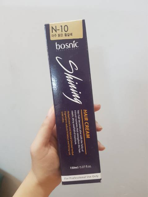 Shop giao hàng siêu nhanh luôn,Combo tự nhuôm có hướng dẫn dễ nhuômk, tóc mình nền đen nên nhuộm lên nâu tone ko quá sáng rất ưng, ko bị rát giống như nhuộm ở ngoài tiệm