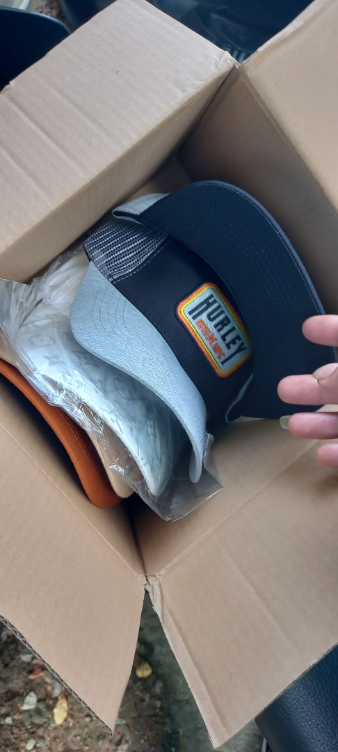 shop gởi mủ không đúng với người đặt nhé