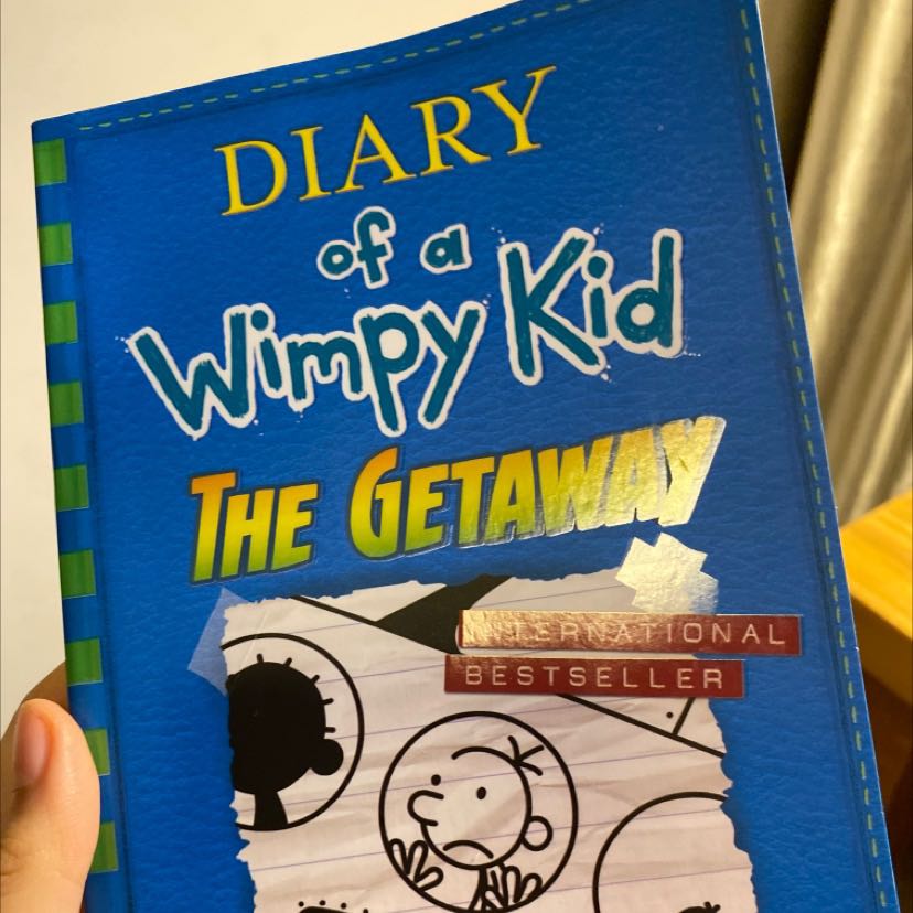 Truyện hay, dễ đọc. Mình mua cho em mình luyện tiếng anh í