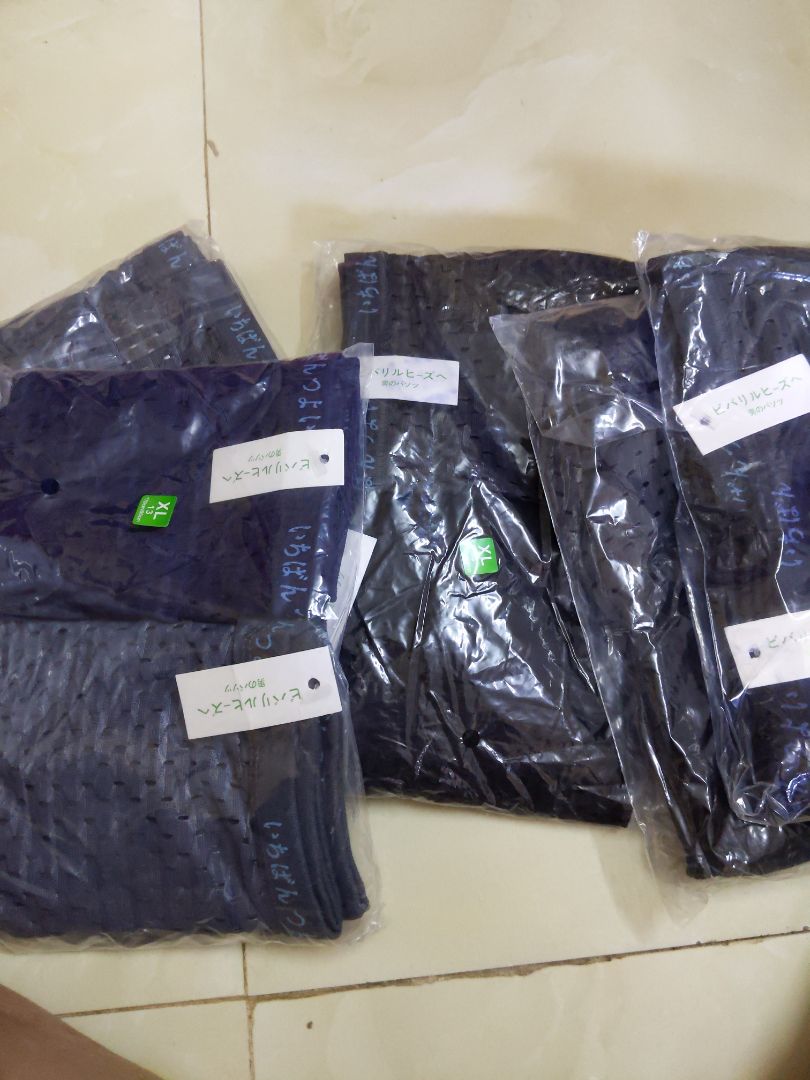 đẹp và rẻ mn nên mua,ship nhanh, đóng gói kỹ , có 3cai to nhưng ko sao, sẽ ủng hộ shop dài dài