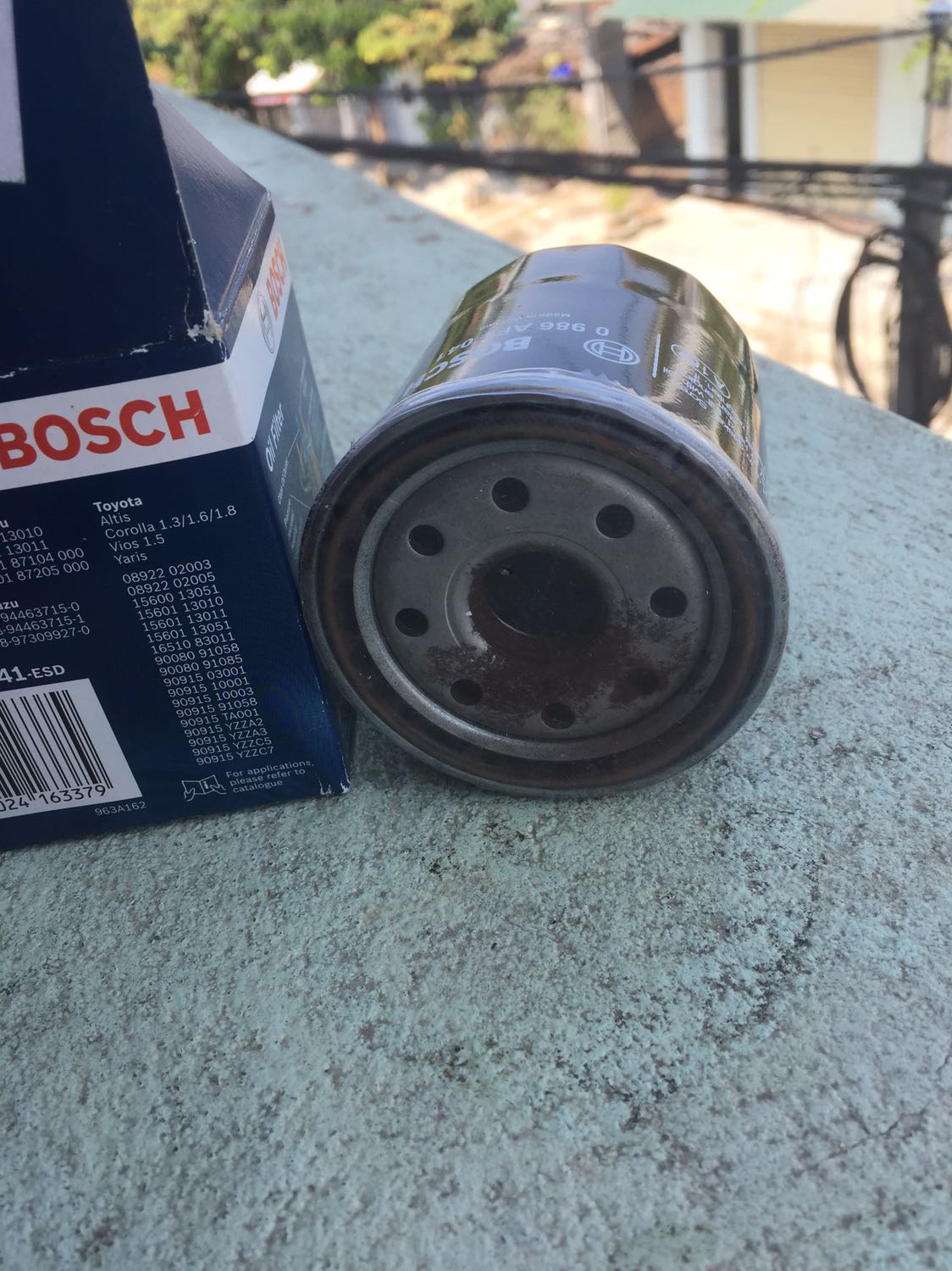 Lọc dầu gửi cho mình như thế này thì mình dùng làm sao được ?