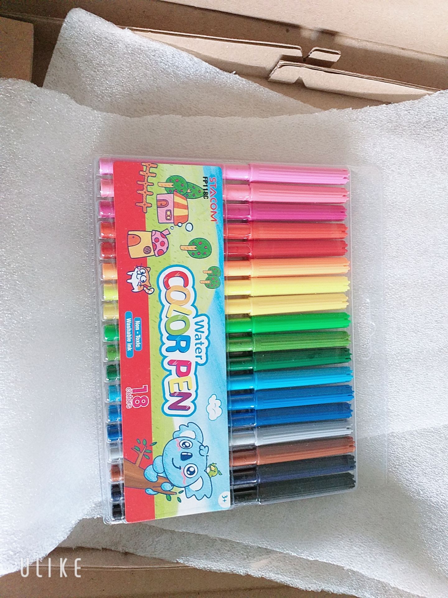 Màu hơi nhạt, nhưng bao bì đẹp bắt mắt. Hơi khó lấy ra và nhét vào 1 tí