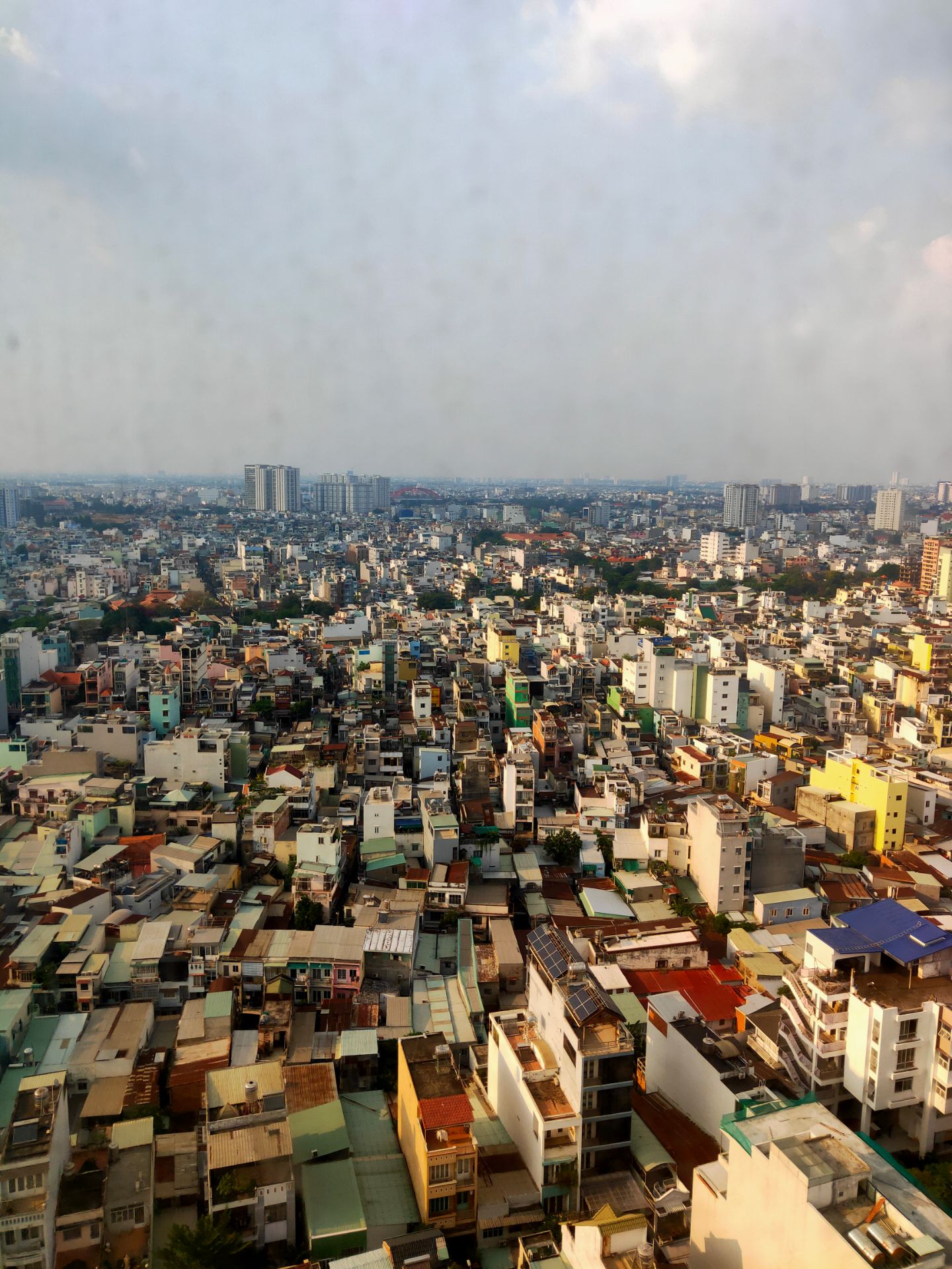 áo vải mỏng mặc mát tuy nhiên màu hơi tối so với hình trên web. Cũng rất ưng ý, giá cũng phù hợp