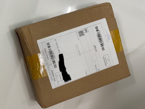 Gỗ CN, sơn bị tróc, giao ko đúng màu, hình kệ quảng cáo sp thì có 6 miếng để lắp ghép.Thực tế giao có 5 miếng sao lắp dc?. Ko có giấy hướng dẫn lắp. Để nghị shop giao thêm 01 miếng nữa gắp