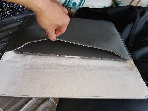 Khi nhận sản phẩm hơi to 4 cạnh với macbook pro 16 inch 2019 sau khi bọc vào macbook thì bỏ không vừa balo. Shop có chấp nhận cho trả lại.

Tiền hoàn trả = Giá bán - Tiền Nhà Bán giảm giá cho Khách - Phí chiết khấu đơn hàng Shop phải trả cho Tiki.( Mua 319k nhận lại từ shop 282k)

Chi phí ra bưu điện gửi hoàn trả lại hàng: 36k

Cost of loss sau khi trả hàng: 73K